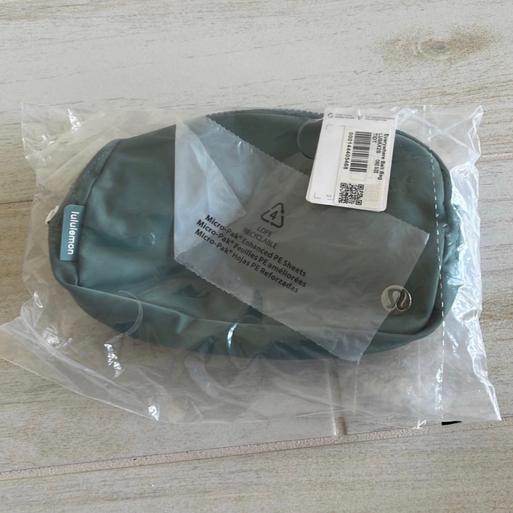 Lululemon Everywhere Belt Bag